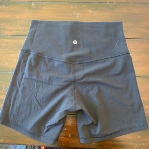 Lulu align shorts